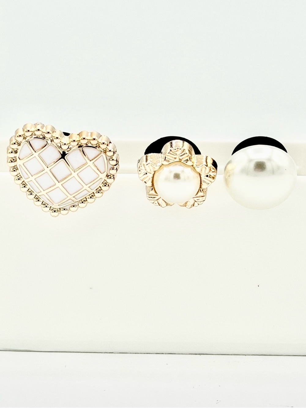 NWT BEAUTIFULLY BOUGIE 3 PIECE CHARMS | SUITABLE FOR CROCS OR BOGG BAGS | 📸TAKEN